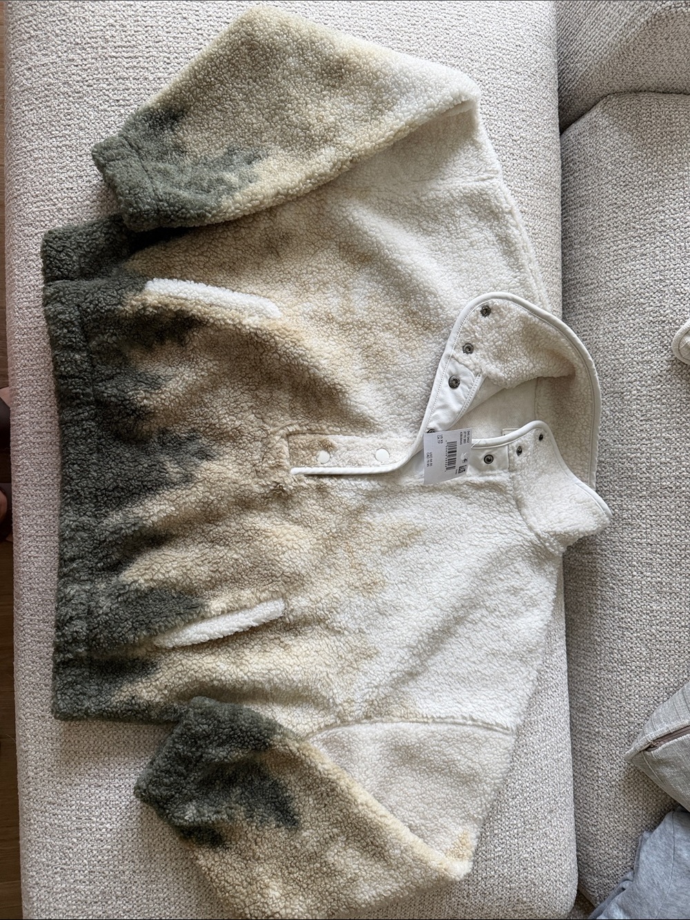 American Eagle Outfitters Cream Sherpa Pullover with Green-Tan Ombre
